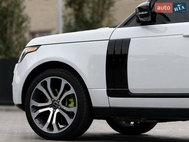 Білий Ленд Ровер Рендж Ровер, об'ємом двигуна 3 л та пробігом 205 тис. км за 38500 $, фото 5 на Automoto.ua