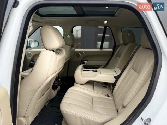 Белый Ленд Ровер Рендж Ровер, объемом двигателя 3 л и пробегом 173 тыс. км за 27900 $, фото 83 на Automoto.ua