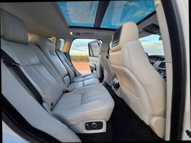 Белый Ленд Ровер Рендж Ровер, объемом двигателя 3 л и пробегом 46 тыс. км за 7300 $, фото 6 на Automoto.ua