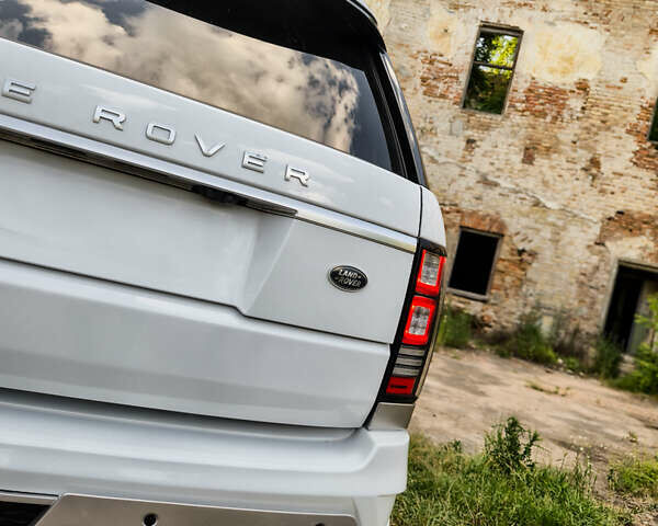 Белый Ленд Ровер Рендж Ровер, объемом двигателя 4.37 л и пробегом 80 тыс. км за 45000 $, фото 5 на Automoto.ua