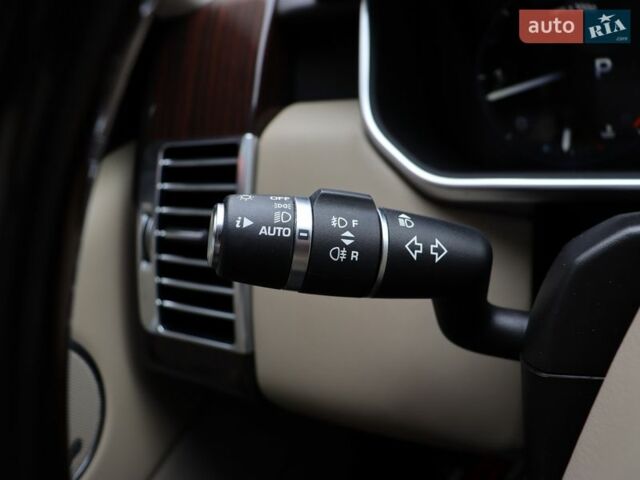 Білий Ленд Ровер Рендж Ровер, об'ємом двигуна 3 л та пробігом 154 тис. км за 31900 $, фото 24 на Automoto.ua
