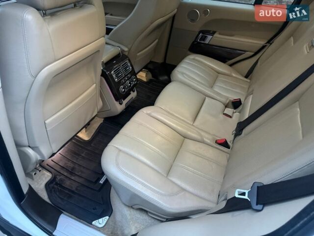 Белый Ленд Ровер Рендж Ровер, объемом двигателя 2.99 л и пробегом 161 тыс. км за 33800 $, фото 89 на Automoto.ua