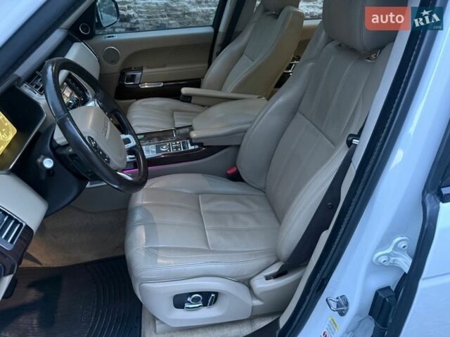 Белый Ленд Ровер Рендж Ровер, объемом двигателя 2.99 л и пробегом 161 тыс. км за 33800 $, фото 99 на Automoto.ua