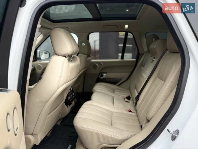 Белый Ленд Ровер Рендж Ровер, объемом двигателя 3 л и пробегом 173 тыс. км за 27900 $, фото 80 на Automoto.ua