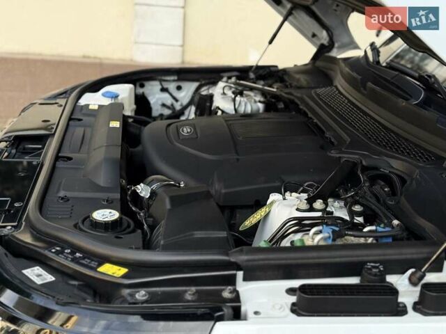 Білий Ленд Ровер Рендж Ровер, об'ємом двигуна 2.99 л та пробігом 180 тис. км за 39850 $, фото 90 на Automoto.ua