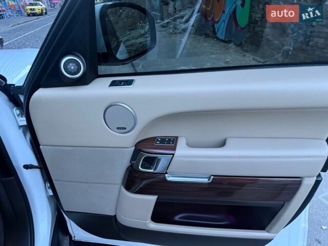 Белый Ленд Ровер Рендж Ровер, объемом двигателя 2.99 л и пробегом 161 тыс. км за 33800 $, фото 80 на Automoto.ua