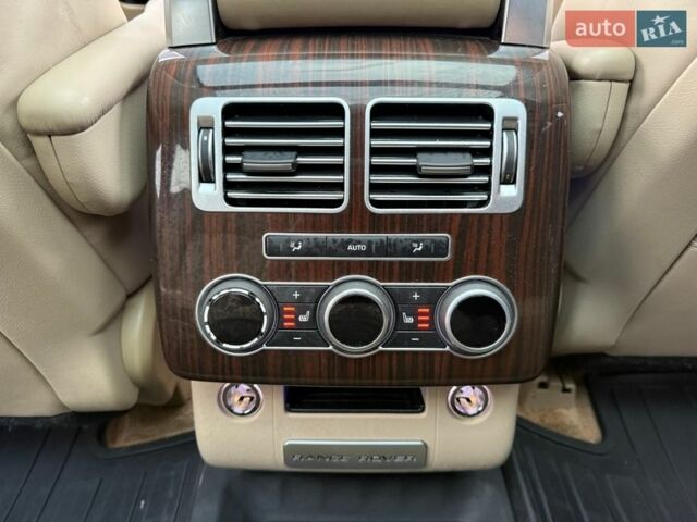 Білий Ленд Ровер Рендж Ровер, об'ємом двигуна 3 л та пробігом 173 тис. км за 27500 $, фото 86 на Automoto.ua