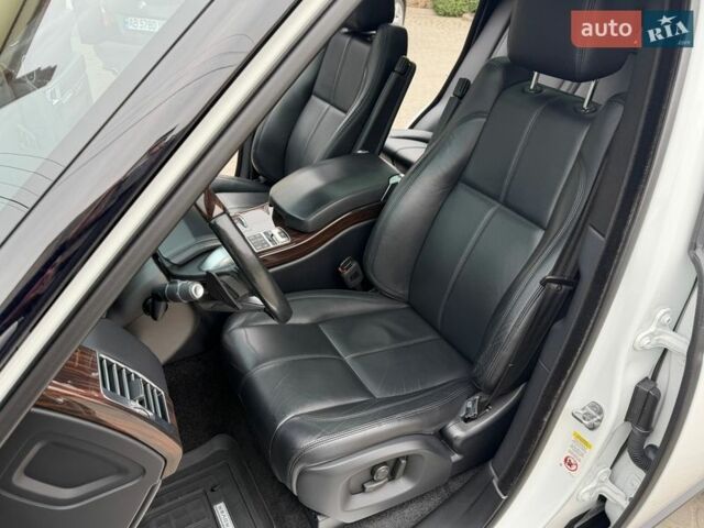 Білий Ленд Ровер Рендж Ровер, об'ємом двигуна 2.99 л та пробігом 134 тис. км за 32500 $, фото 35 на Automoto.ua