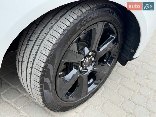 Білий Ленд Ровер Рендж Ровер, об'ємом двигуна 2.99 л та пробігом 134 тис. км за 32500 $, фото 10 на Automoto.ua