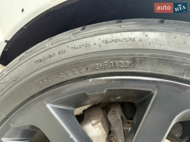 Білий Ленд Ровер Рендж Ровер, об'ємом двигуна 3 л та пробігом 175 тис. км за 33000 $, фото 13 на Automoto.ua