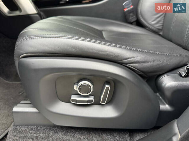 Белый Ленд Ровер Рендж Ровер, объемом двигателя 2.99 л и пробегом 93 тыс. км за 39900 $, фото 26 на Automoto.ua