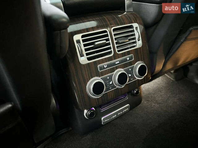 Білий Ленд Ровер Рендж Ровер, об'ємом двигуна 3 л та пробігом 204 тис. км за 35000 $, фото 25 на Automoto.ua