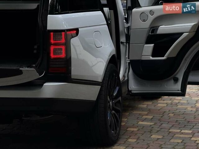 Білий Ленд Ровер Рендж Ровер, об'ємом двигуна 2.99 л та пробігом 180 тис. км за 39850 $, фото 23 на Automoto.ua