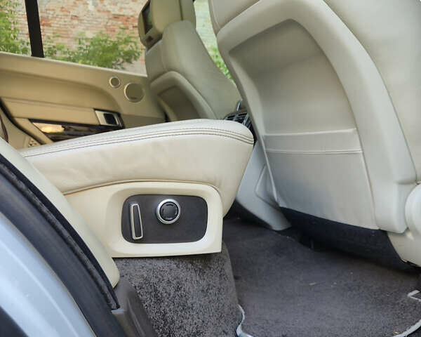 Белый Ленд Ровер Рендж Ровер, объемом двигателя 4.37 л и пробегом 80 тыс. км за 45000 $, фото 31 на Automoto.ua