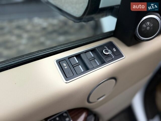 Белый Ленд Ровер Рендж Ровер, объемом двигателя 3 л и пробегом 173 тыс. км за 27500 $, фото 34 на Automoto.ua