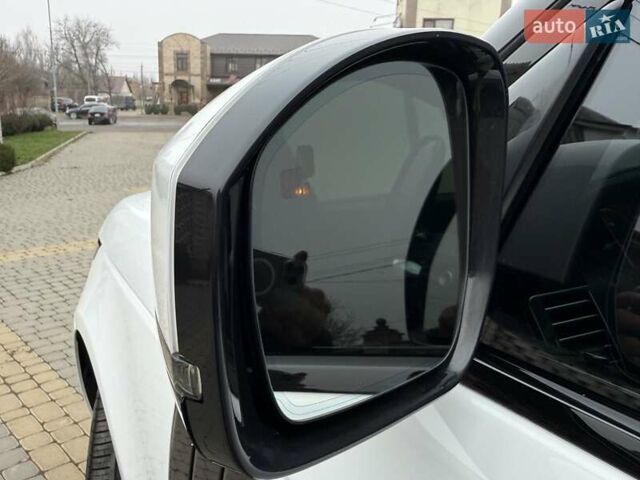 Белый Ленд Ровер Рендж Ровер, объемом двигателя 2.99 л и пробегом 133 тыс. км за 33700 $, фото 16 на Automoto.ua