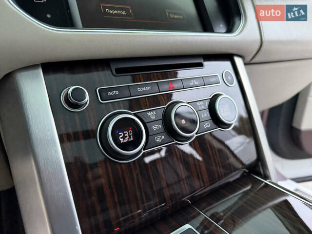 Білий Ленд Ровер Рендж Ровер, об'ємом двигуна 4.37 л та пробігом 272 тис. км за 43000 $, фото 34 на Automoto.ua