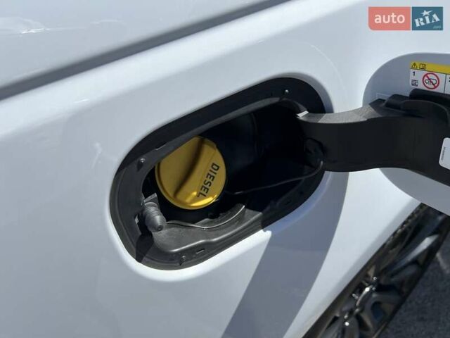 Белый Ленд Ровер Рендж Ровер, объемом двигателя 2.99 л и пробегом 176 тыс. км за 40300 $, фото 69 на Automoto.ua