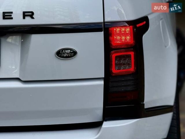 Білий Ленд Ровер Рендж Ровер, об'ємом двигуна 2.99 л та пробігом 180 тис. км за 39850 $, фото 22 на Automoto.ua