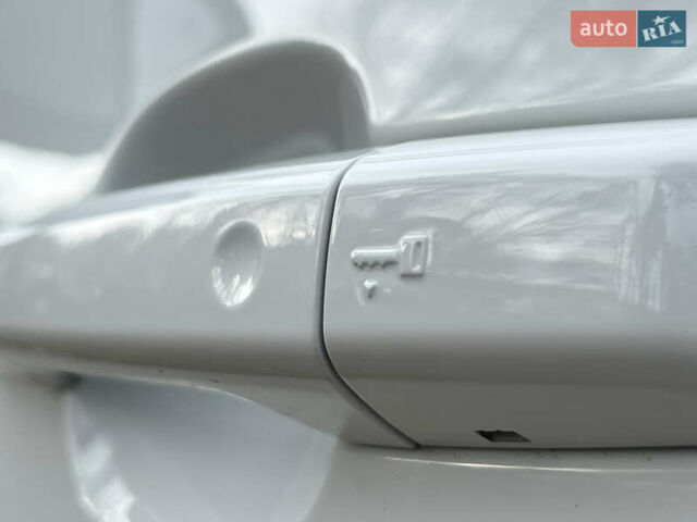 Белый Ленд Ровер Рендж Ровер, объемом двигателя 3 л и пробегом 197 тыс. км за 34999 $, фото 22 на Automoto.ua