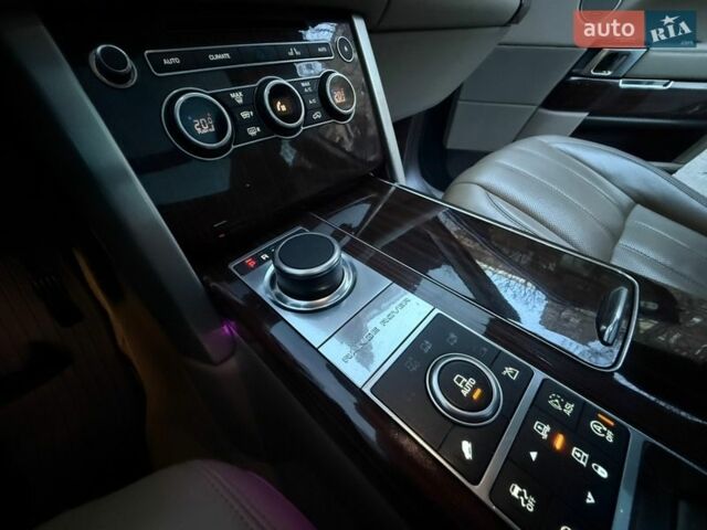 Белый Ленд Ровер Рендж Ровер, объемом двигателя 2.99 л и пробегом 161 тыс. км за 33800 $, фото 109 на Automoto.ua