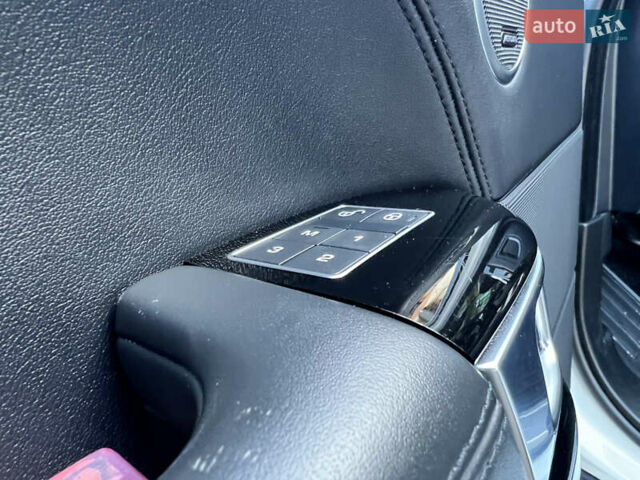 Білий Ленд Ровер Рендж Ровер, об'ємом двигуна 3 л та пробігом 199 тис. км за 34970 $, фото 24 на Automoto.ua