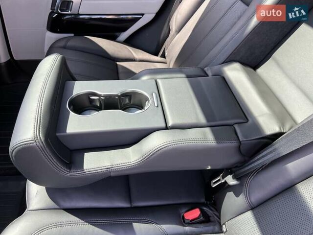 Белый Ленд Ровер Рендж Ровер, объемом двигателя 2.99 л и пробегом 176 тыс. км за 40300 $, фото 44 на Automoto.ua