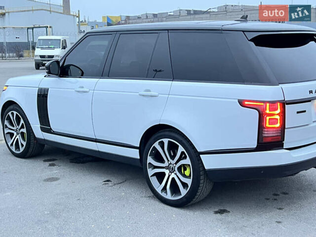 Білий Ленд Ровер Рендж Ровер, об'ємом двигуна 3 л та пробігом 204 тис. км за 35000 $, фото 4 на Automoto.ua