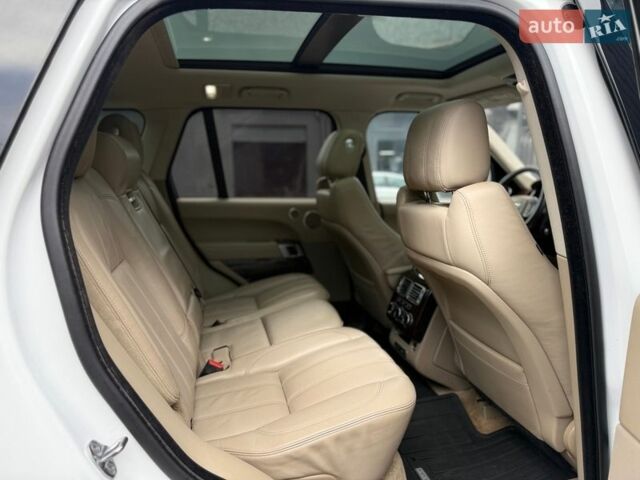 Білий Ленд Ровер Рендж Ровер, об'ємом двигуна 3 л та пробігом 173 тис. км за 27500 $, фото 79 на Automoto.ua