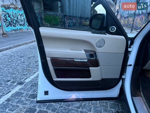 Белый Ленд Ровер Рендж Ровер, объемом двигателя 2.99 л и пробегом 161 тыс. км за 33800 $, фото 95 на Automoto.ua