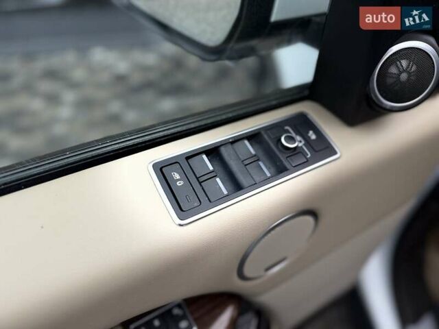 Белый Ленд Ровер Рендж Ровер, объемом двигателя 3 л и пробегом 173 тыс. км за 27900 $, фото 31 на Automoto.ua