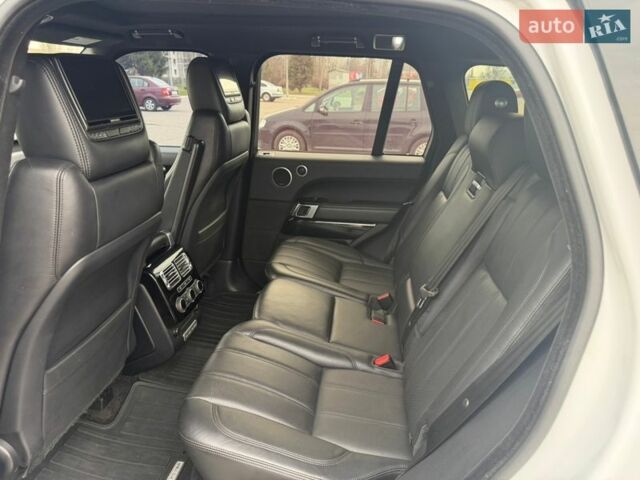 Білий Ленд Ровер Рендж Ровер, об'ємом двигуна 3 л та пробігом 175 тис. км за 33000 $, фото 6 на Automoto.ua