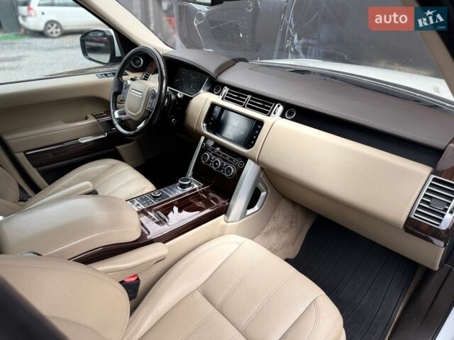 Белый Ленд Ровер Рендж Ровер, объемом двигателя 3 л и пробегом 173 тыс. км за 27500 $, фото 61 на Automoto.ua