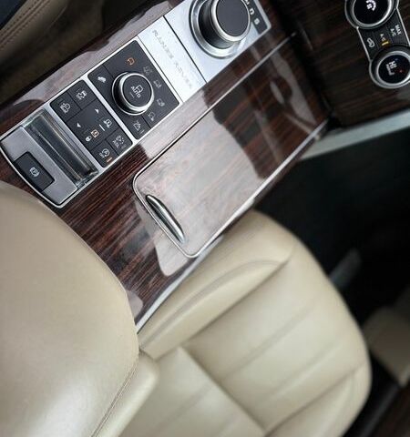 Білий Ленд Ровер Рендж Ровер, об'ємом двигуна 3 л та пробігом 173 тис. км за 27500 $, фото 48 на Automoto.ua