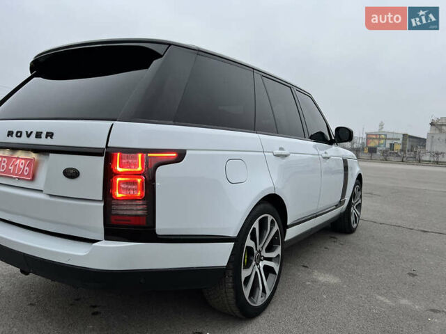 Білий Ленд Ровер Рендж Ровер, об'ємом двигуна 3 л та пробігом 204 тис. км за 35000 $, фото 11 на Automoto.ua
