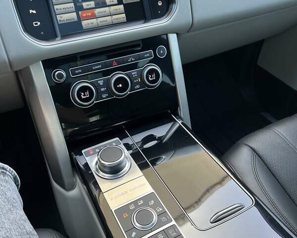 Белый Ленд Ровер Рендж Ровер, объемом двигателя 2.99 л и пробегом 176 тыс. км за 40300 $, фото 58 на Automoto.ua