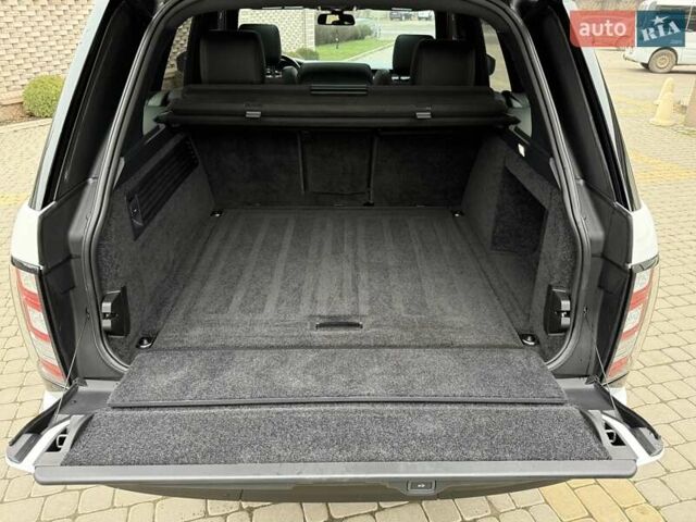 Белый Ленд Ровер Рендж Ровер, объемом двигателя 2.99 л и пробегом 133 тыс. км за 33700 $, фото 42 на Automoto.ua