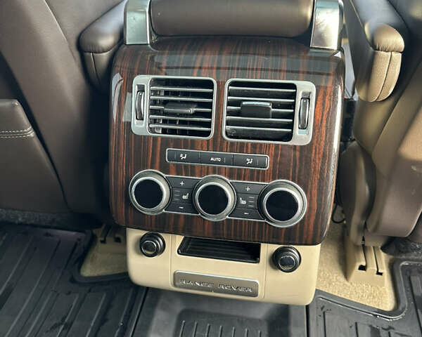 Білий Ленд Ровер Рендж Ровер, об'ємом двигуна 2.99 л та пробігом 245 тис. км за 50000 $, фото 36 на Automoto.ua