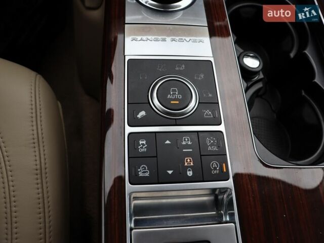 Білий Ленд Ровер Рендж Ровер, об'ємом двигуна 3 л та пробігом 154 тис. км за 31900 $, фото 28 на Automoto.ua