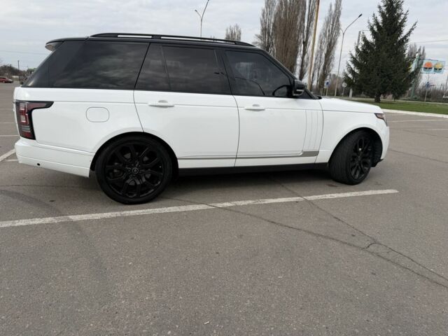 Білий Ленд Ровер Рендж Ровер, об'ємом двигуна 3 л та пробігом 175 тис. км за 31800 $, фото 4 на Automoto.ua