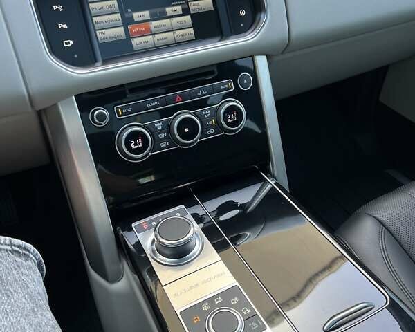 Белый Ленд Ровер Рендж Ровер, объемом двигателя 2.99 л и пробегом 176 тыс. км за 40300 $, фото 59 на Automoto.ua