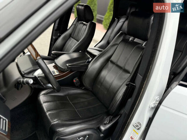 Білий Ленд Ровер Рендж Ровер, об'ємом двигуна 3 л та пробігом 205 тис. км за 38500 $, фото 14 на Automoto.ua