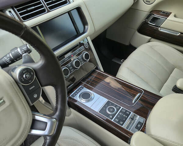 Белый Ленд Ровер Рендж Ровер, объемом двигателя 4.37 л и пробегом 80 тыс. км за 45000 $, фото 14 на Automoto.ua