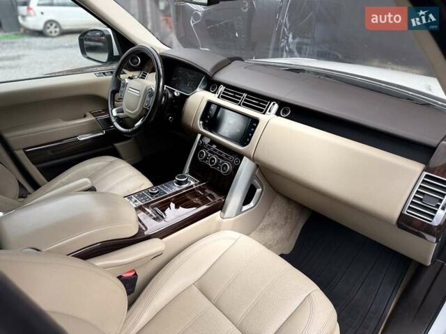 Белый Ленд Ровер Рендж Ровер, объемом двигателя 3 л и пробегом 173 тыс. км за 28400 $, фото 62 на Automoto.ua