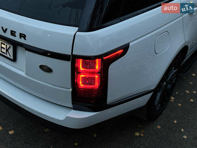 Белый Ленд Ровер Рендж Ровер, объемом двигателя 3 л и пробегом 170 тыс. км за 34000 $, фото 10 на Automoto.ua