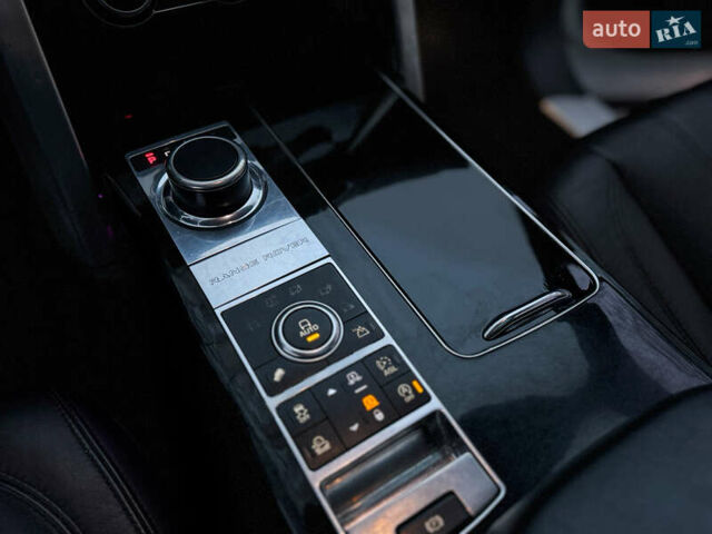 Белый Ленд Ровер Рендж Ровер, объемом двигателя 3 л и пробегом 170 тыс. км за 34000 $, фото 7 на Automoto.ua