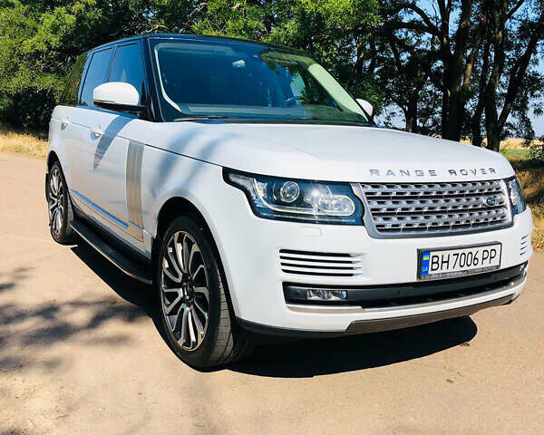 Белый Ленд Ровер Рендж Ровер, объемом двигателя 2.99 л и пробегом 156 тыс. км за 47000 $, фото 4 на Automoto.ua