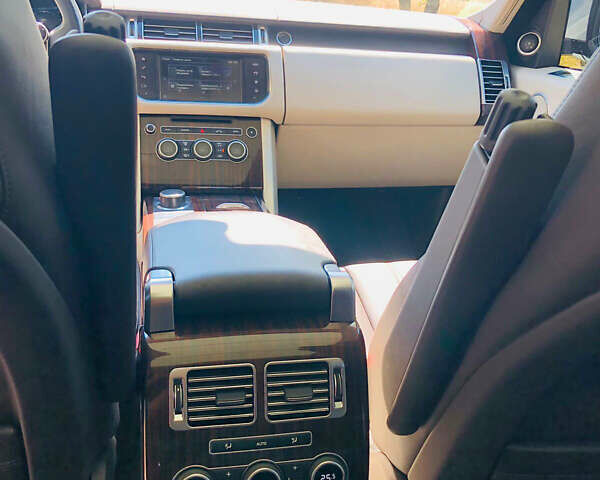 Білий Ленд Ровер Рендж Ровер, об'ємом двигуна 2.99 л та пробігом 158 тис. км за 39900 $, фото 9 на Automoto.ua