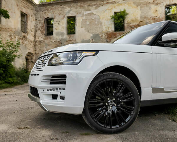 Белый Ленд Ровер Рендж Ровер, объемом двигателя 4.37 л и пробегом 80 тыс. км за 45000 $, фото 3 на Automoto.ua