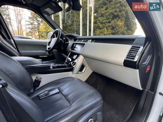 Білий Ленд Ровер Рендж Ровер, об'ємом двигуна 3 л та пробігом 120 тис. км за 34999 $, фото 72 на Automoto.ua